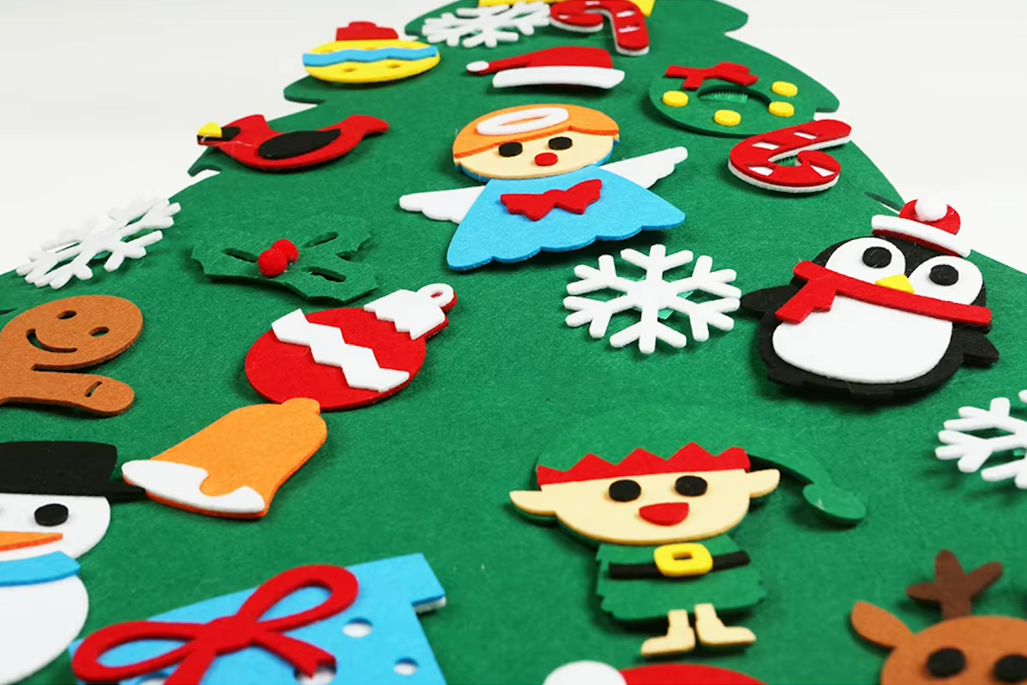 MONTESSORI CHILDREN’S FELT CHRISTMAS TREE