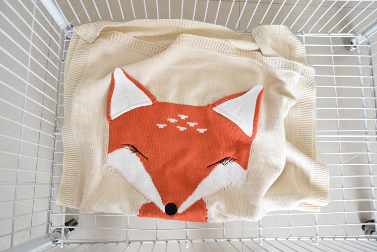 COTTON & BAMBOO KNITTED BLANKET/PLAID ANIMAL PATTERN