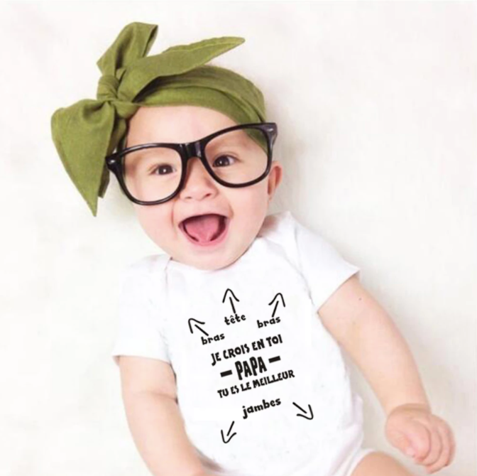 Body bébé humour pour apprendre à papa à habiller bébé!