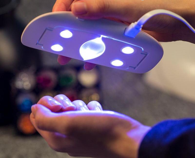 PORTABLE UV NAIL LAMP