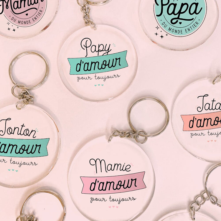 ENGRAVED FAMILY GIFT KEYCHAIN 