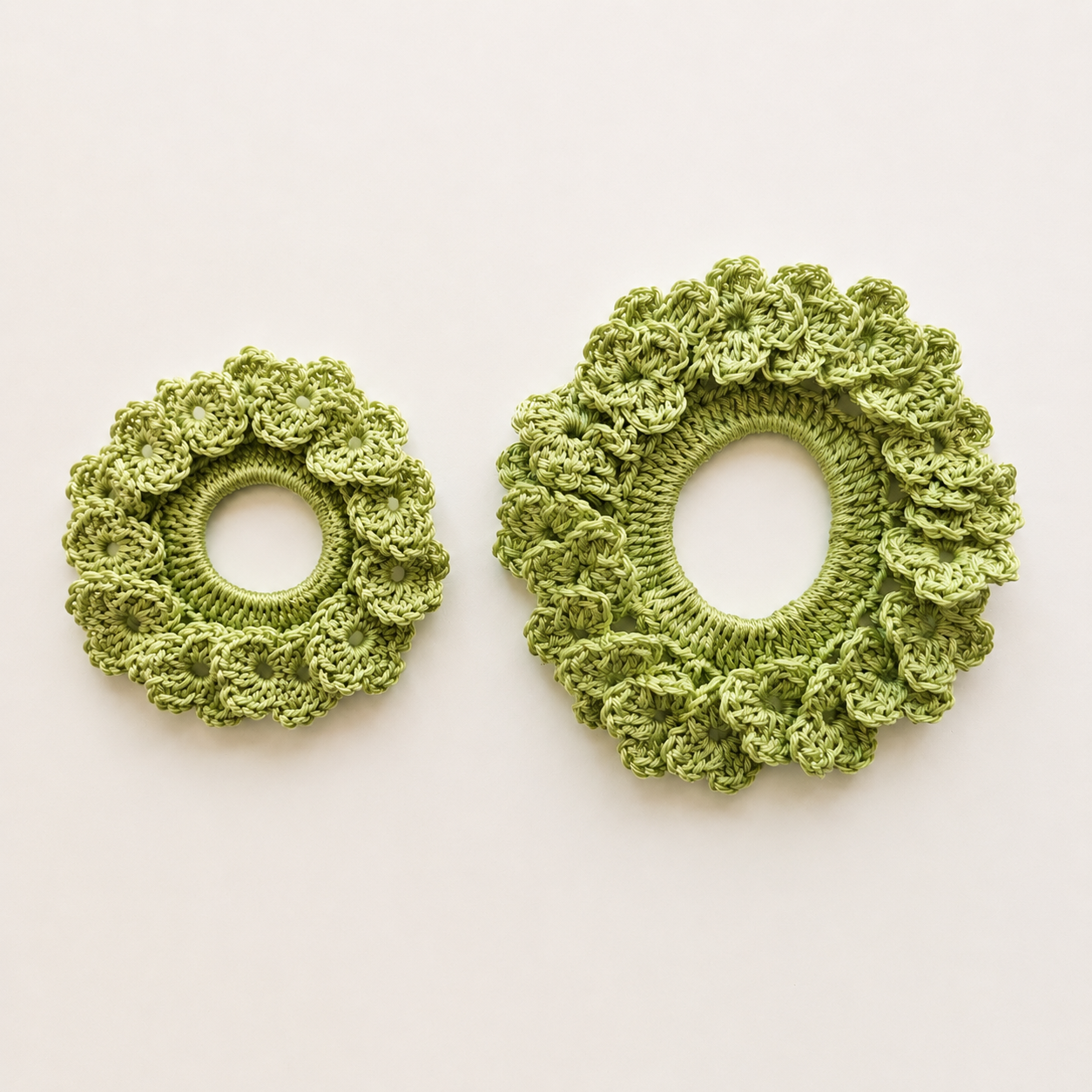 DUO CHOUCHOUS MAMAN/FILLE ASSORTI - FAIT MAIN CROCHET 100% COTON